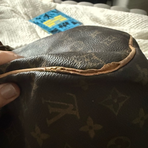 Authentic Louis Vuitton speedy - Picture 15 of 16